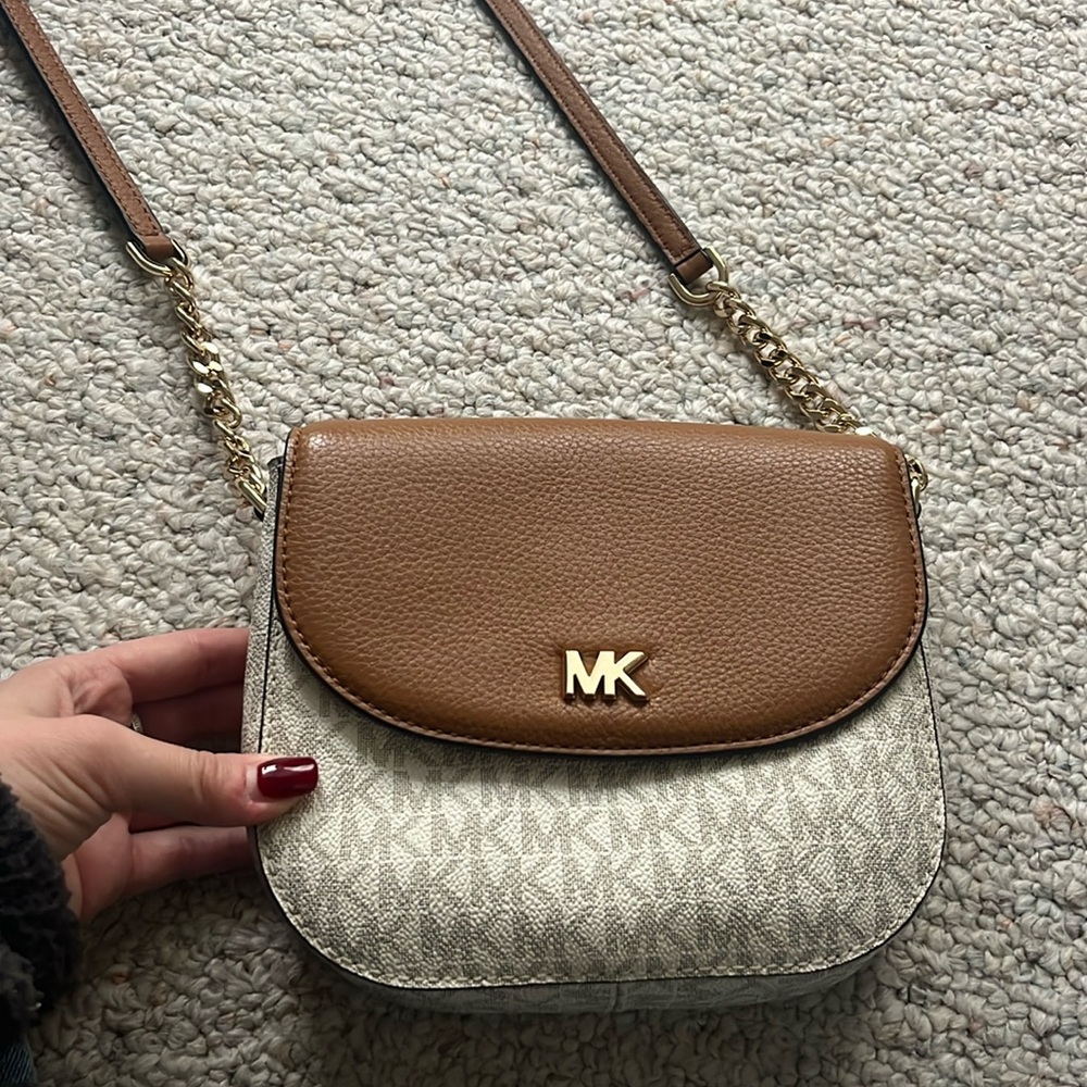 Michael Kors cross body purse